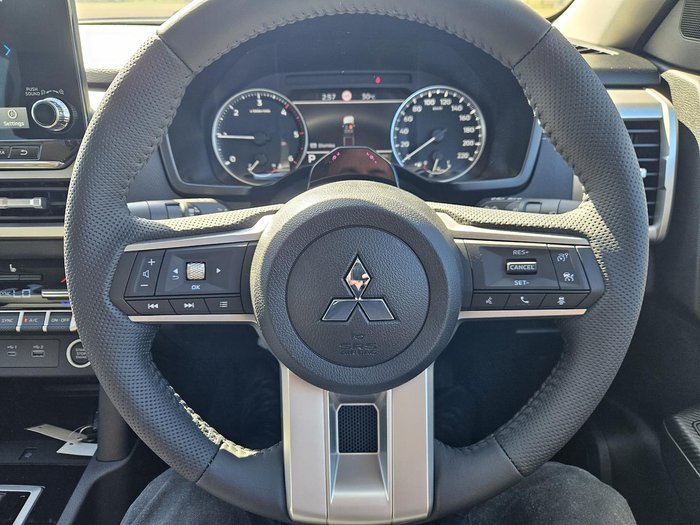 2025 Mitsubishi Triton GLS