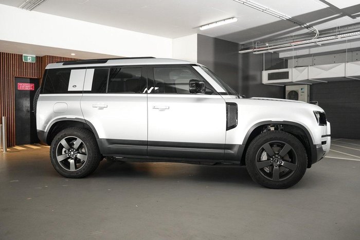 2023 Land Rover Defender 110 D300 SE