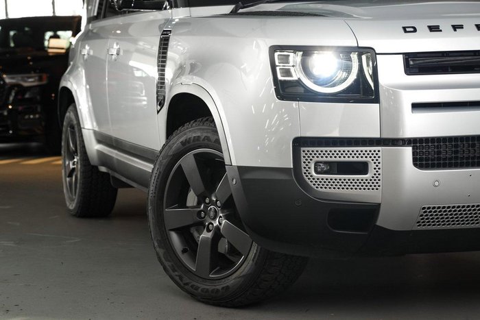 2023 Land Rover Defender 110 D300 SE