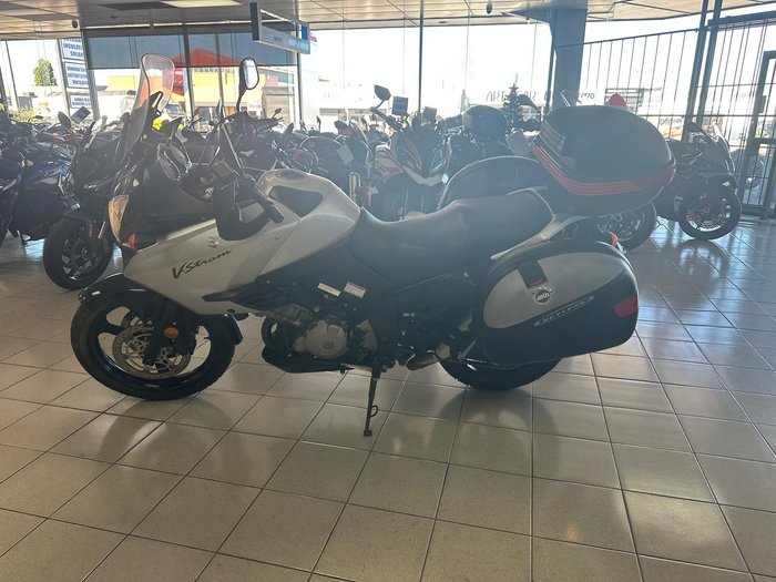 2005 Suzuki V-Strom 1000 (DL1000) V-Strom Silver