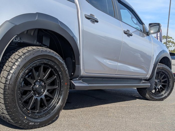 2025 Isuzu D-MAX X-TERRAIN