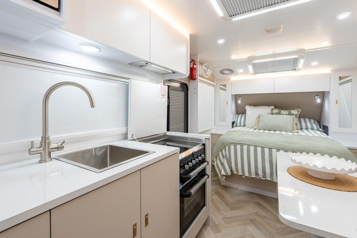 2025 Wonderland RV Amaroo 21Ft Large En-Suite Layout