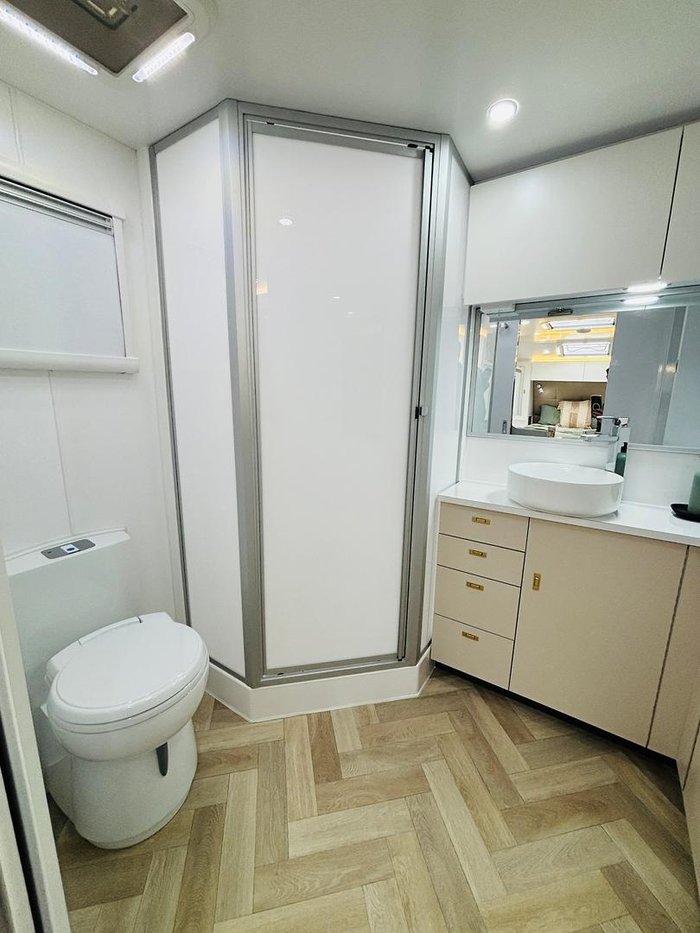 2025 Wonderland RV 21Ft Large En-Suite Layout