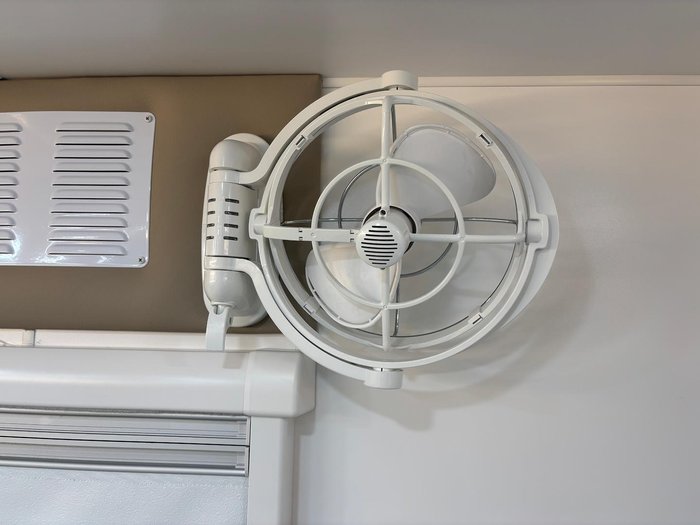 2025 Wonderland RV Amaroo 21Ft Large En-Suite Layout