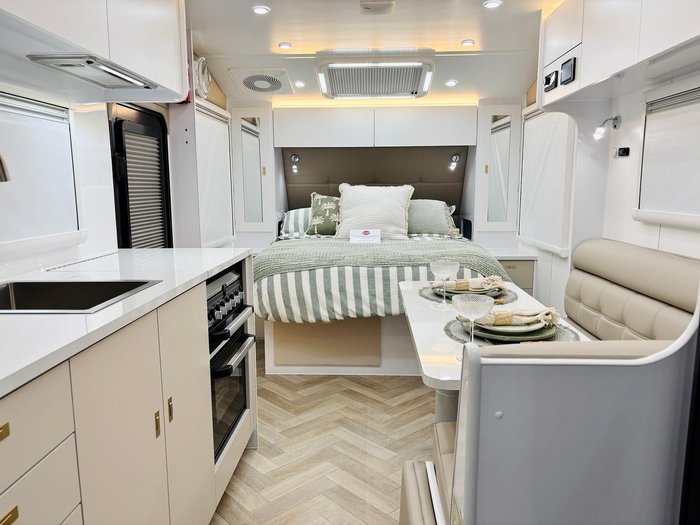 2025 Wonderland RV Amaroo 21Ft Large En-Suite Layout