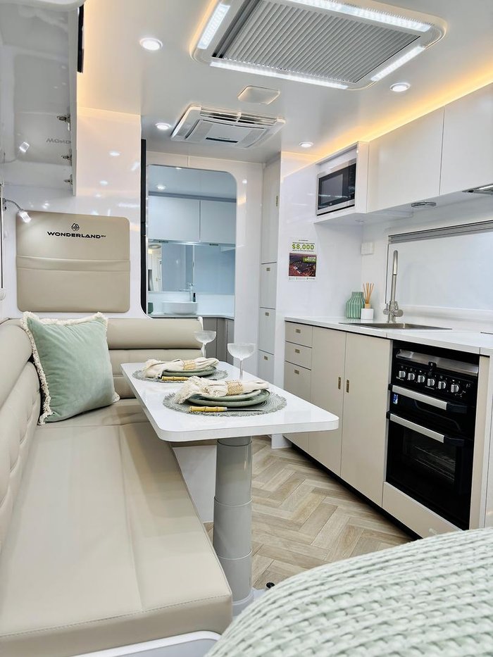 2025 Wonderland RV 21Ft Large En-Suite Layout