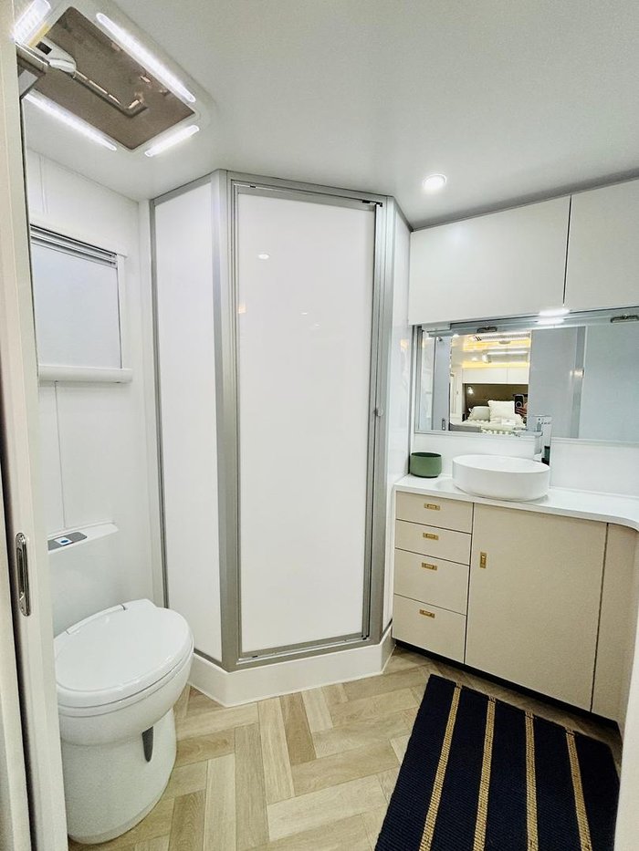 2025 Wonderland RV 21Ft Large En-Suite Layout