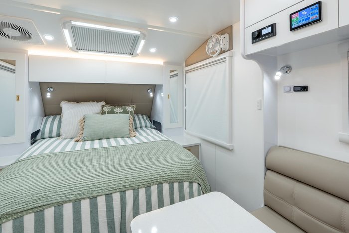 2025 Wonderland RV Amaroo 21Ft Large En-Suite Layout