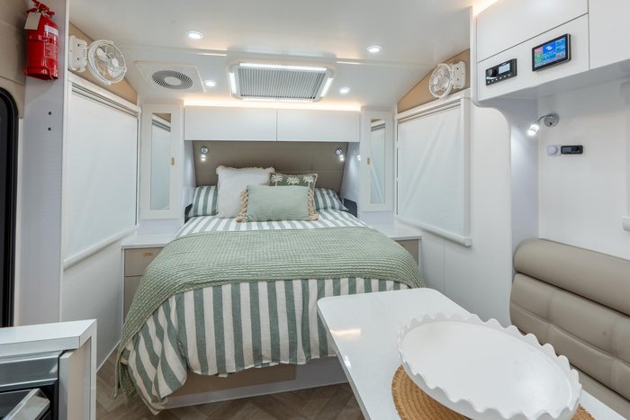 2025 Wonderland RV Amaroo 21Ft Large En-Suite Layout