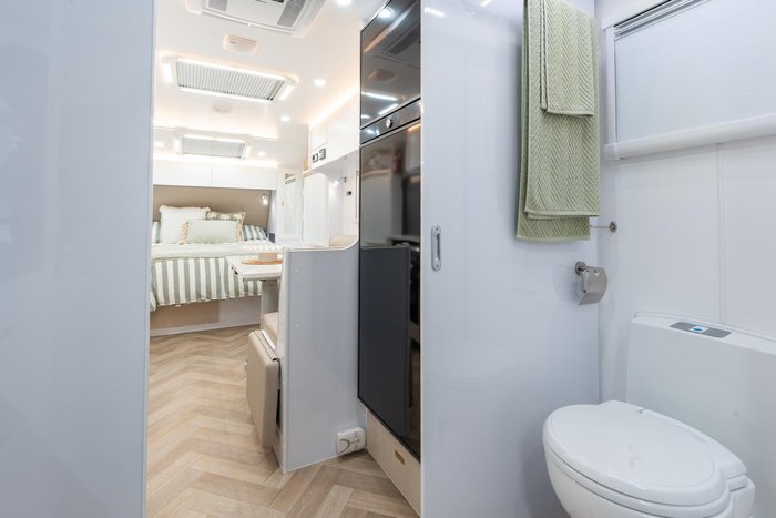 2025 Wonderland RV Amaroo 21Ft Large En-Suite Layout