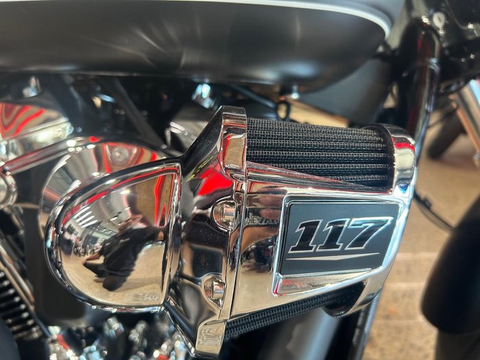 2023 Harley-Davidson Breakout 117 (FXBR) Softail Black