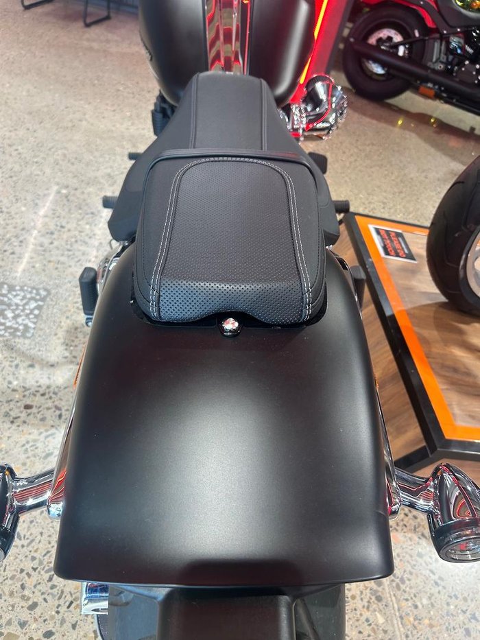 2023 Harley-Davidson Breakout 117 (FXBR) Softail Black