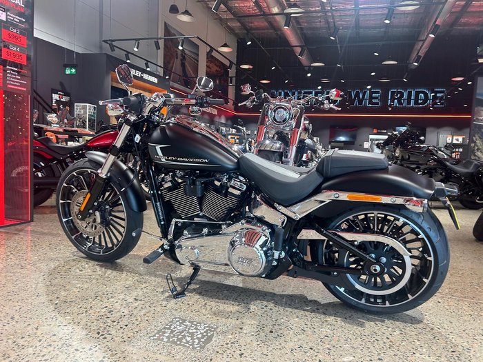 2023 Harley-Davidson Breakout 117 (FXBR) Softail Black