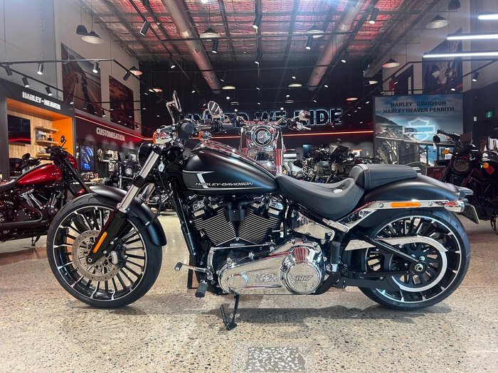 2023 Harley-Davidson Breakout 117 (FXBR) Softail Black