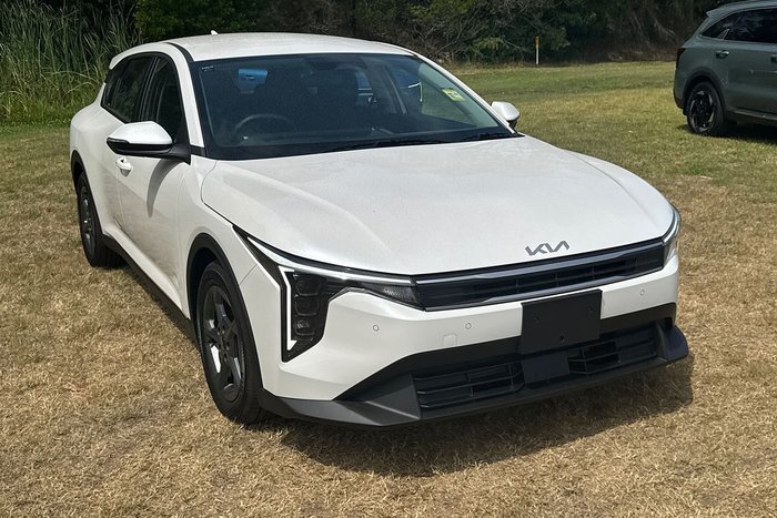 2025 Kia K4 S