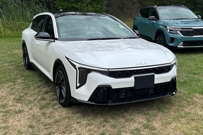 2025 Kia K4 GT-Line