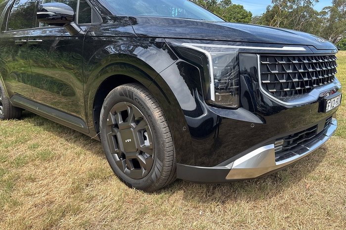 2025 Kia Carnival GT-Line HEV