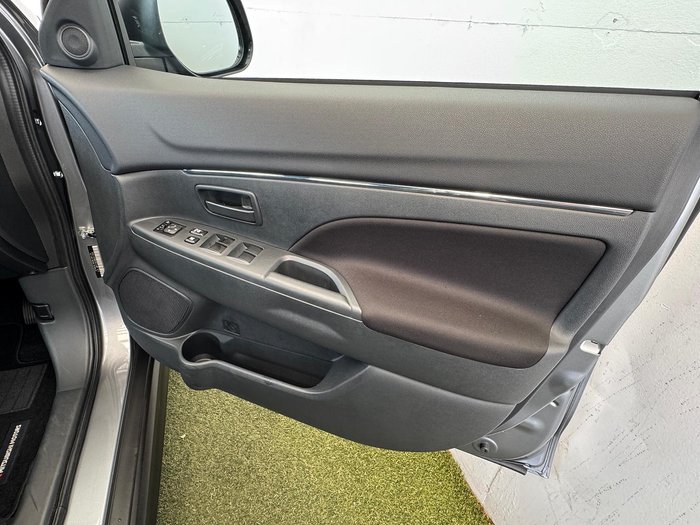 2024 Mitsubishi ASX ES