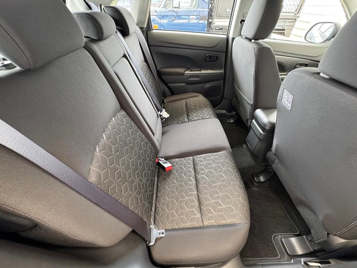 2024 Mitsubishi ASX ES