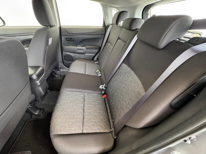 2024 Mitsubishi ASX ES