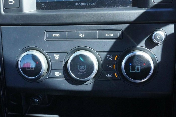 2017 Land Rover Discovery TD6 SE