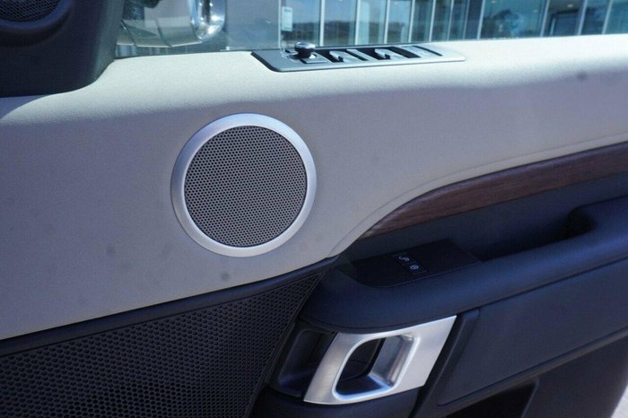 2017 Land Rover Discovery TD6 SE