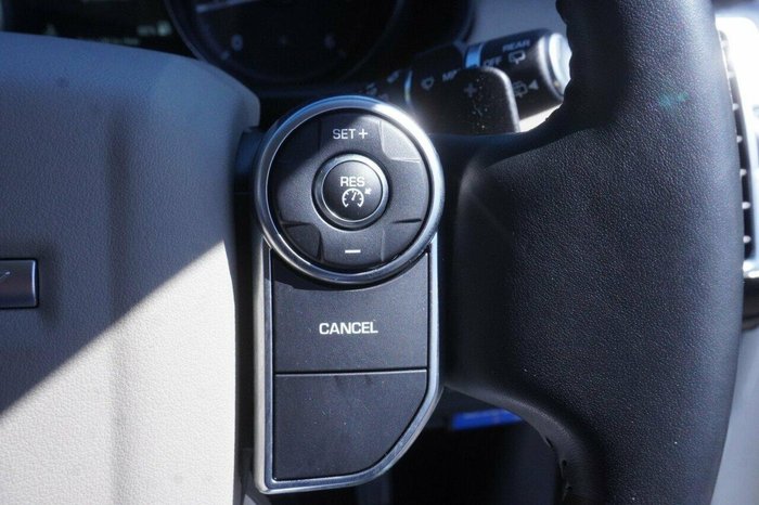 2017 Land Rover Discovery TD6 SE