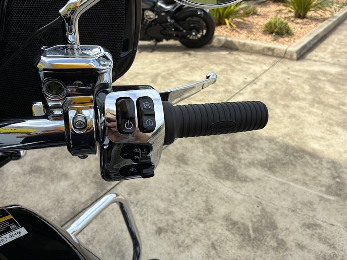 2025 Indian 2025 Indian 1900CC Chieftain PowerPlus Limited 11 BLACK METALLIC