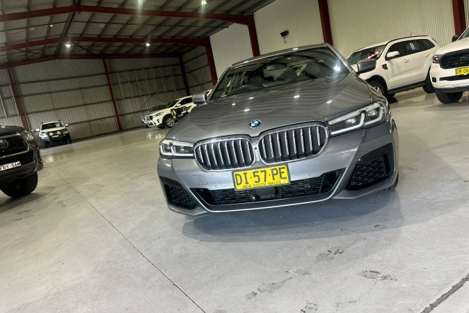 2023 BMW 5