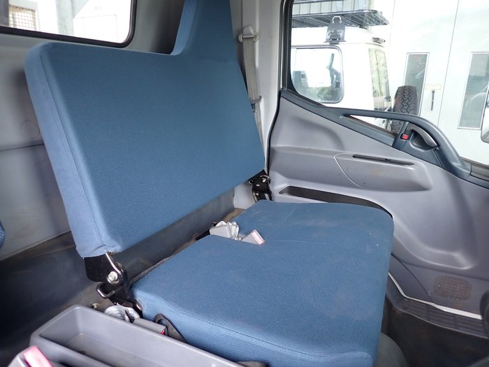 2015 MITSUBISHI CANTER 815