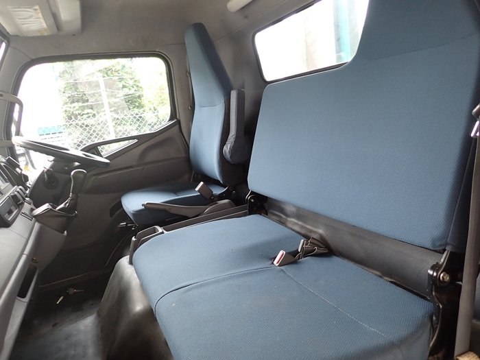 2015 MITSUBISHI CANTER 815