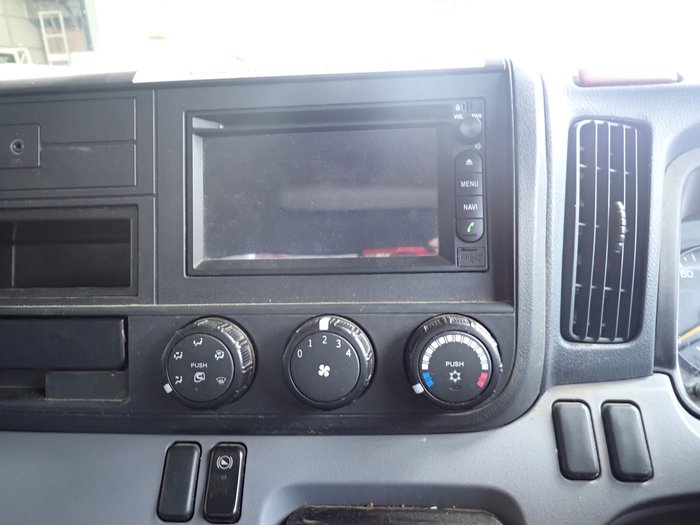 2015 MITSUBISHI CANTER 815