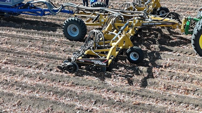 0 SERAFIN ULTISOW STPL ROW CROP SINGLE DISC SEEDER YELLOW