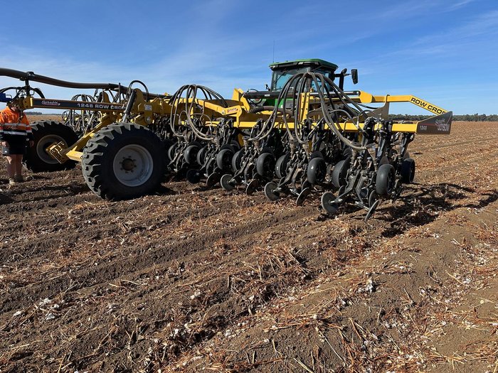 0 SERAFIN ULTISOW STPL ROW CROP SINGLE DISC SEEDER YELLOW