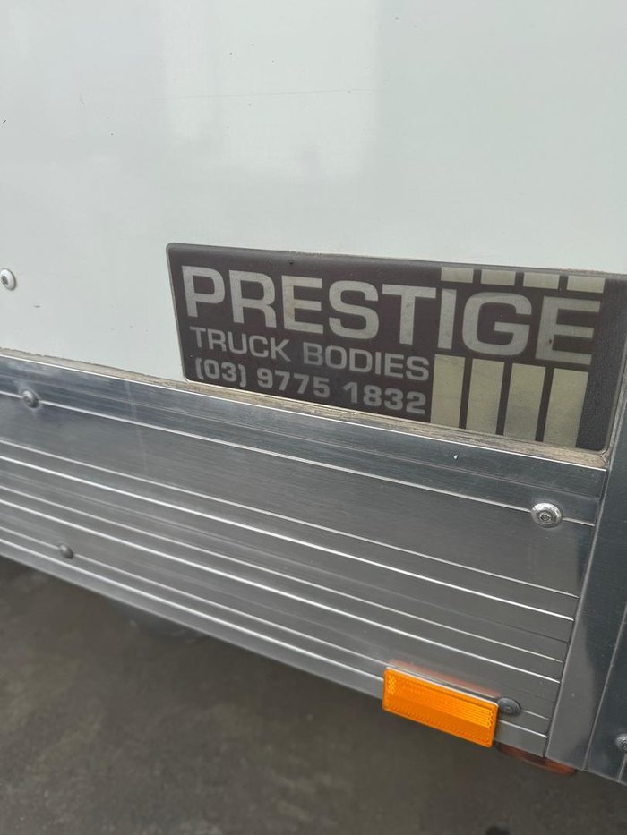 2022 mitsuishi Fuso 12/27 12/14/27