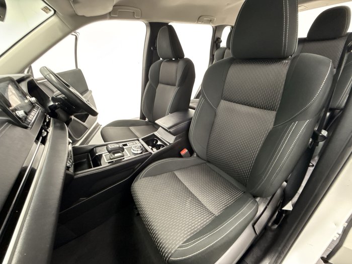 2024 Mitsubishi Outlander ES