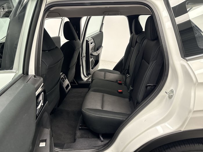 2024 Mitsubishi Outlander ES