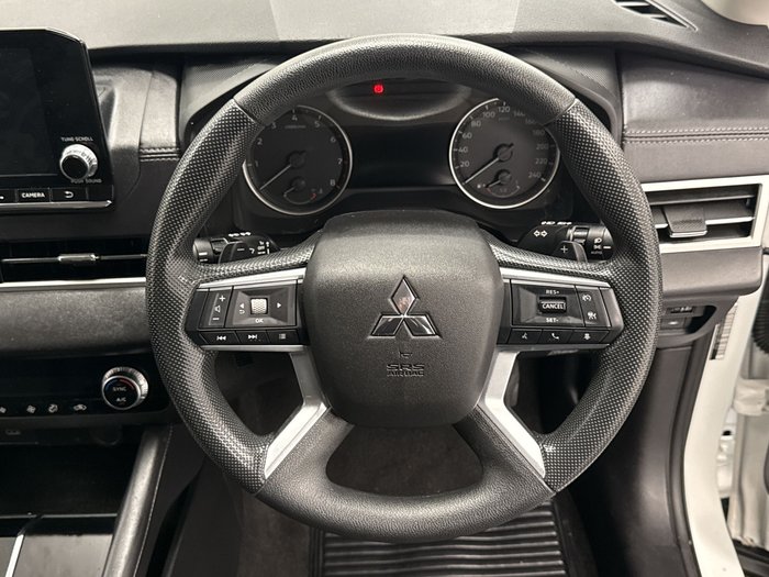 2024 Mitsubishi Outlander ES