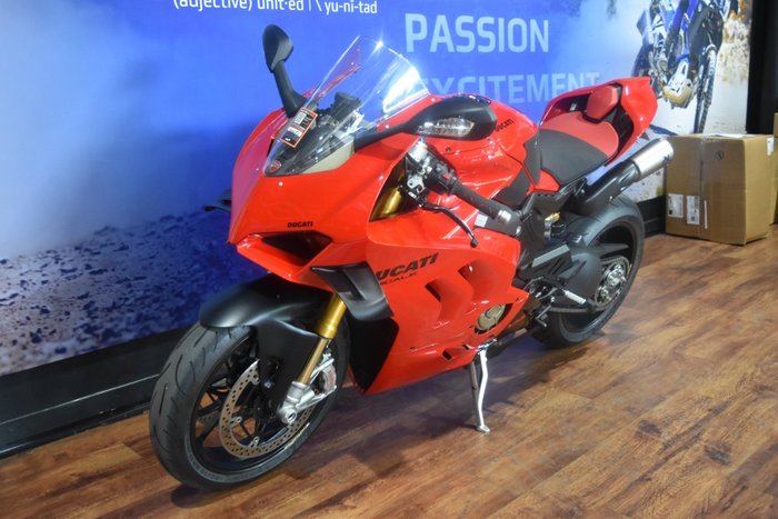 2023 Ducati PANIGALE V4 S Red