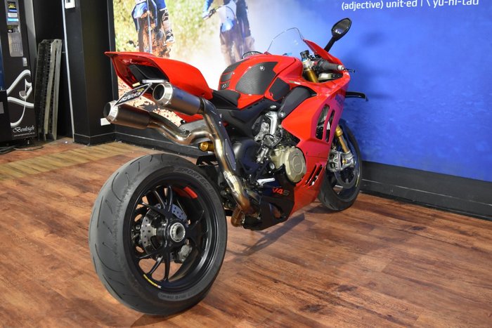2023 Ducati PANIGALE V4 S Red