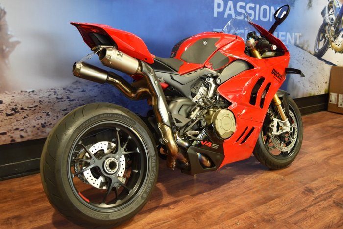 2023 Ducati PANIGALE V4 S Red