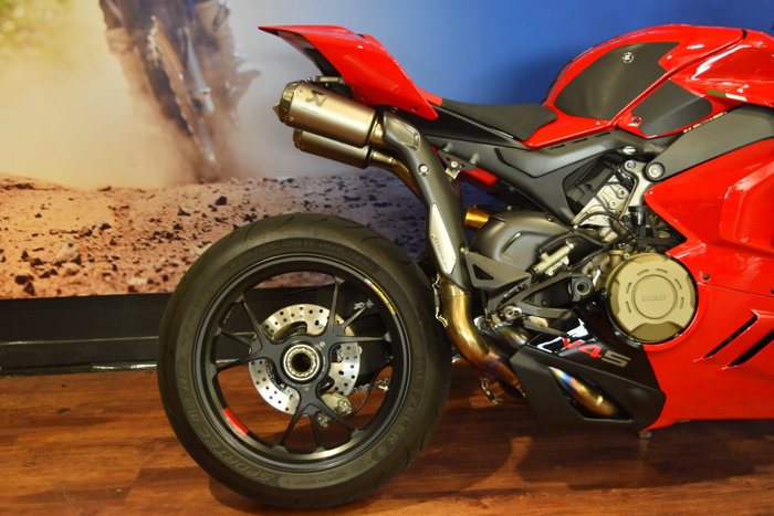 2023 Ducati PANIGALE V4 S Red