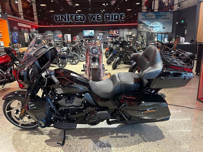 2025 Harley-Davidson Street Glide Ultra 117 (FLHXU) Touring Black