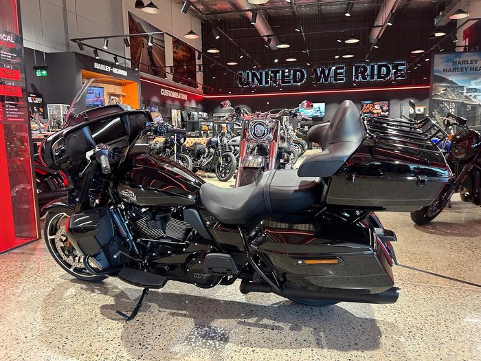 2025 Harley-Davidson Street Glide Ultra 117 (FLHXU) Touring Black