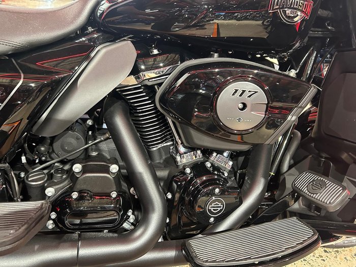 2025 Harley-Davidson Street Glide Ultra 117 (FLHXU) Touring Black