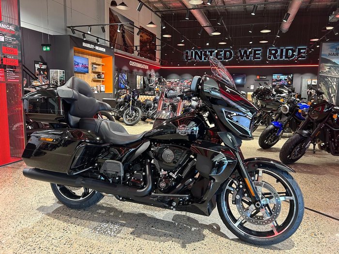 2025 Harley-Davidson Street Glide Ultra 117 (FLHXU) Touring Black