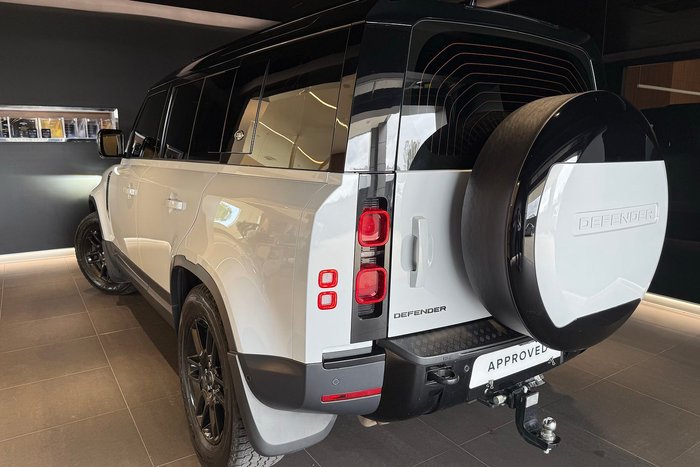 2023 Land Rover Defender 110 D300 SE