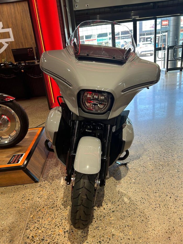 2025 Harley-Davidson Street Glide Ultra 117 (FLHXU) Touring