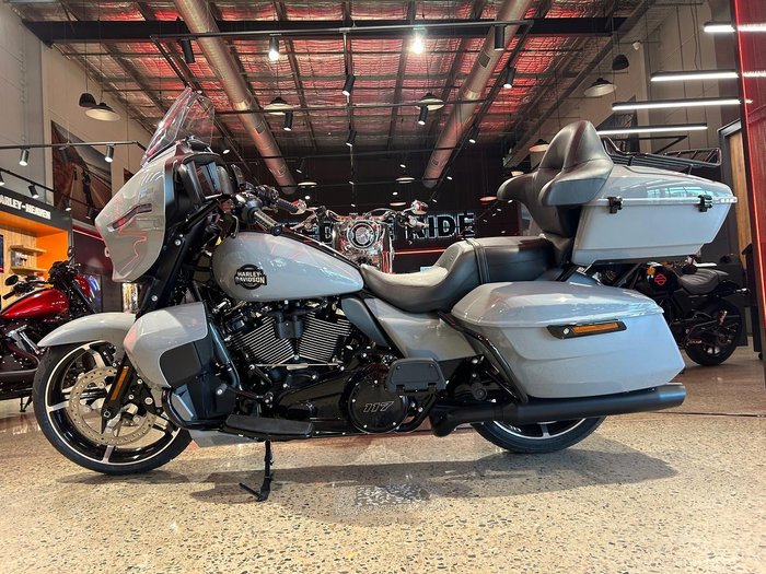 2025 Harley-Davidson Street Glide Ultra 117 (FLHXU) Touring