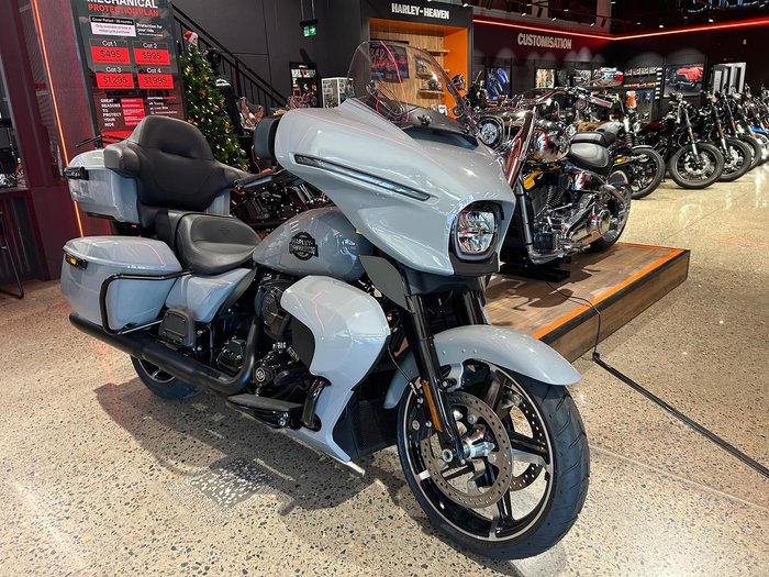 2025 Harley-Davidson Street Glide Ultra 117 (FLHXU) Touring